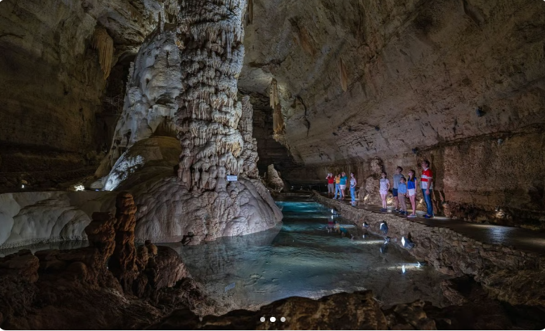Natural Bridge Caverns: Discovery Tour