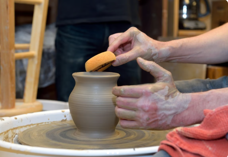 Wheel-throwing 101 @ SMAART STUDIO