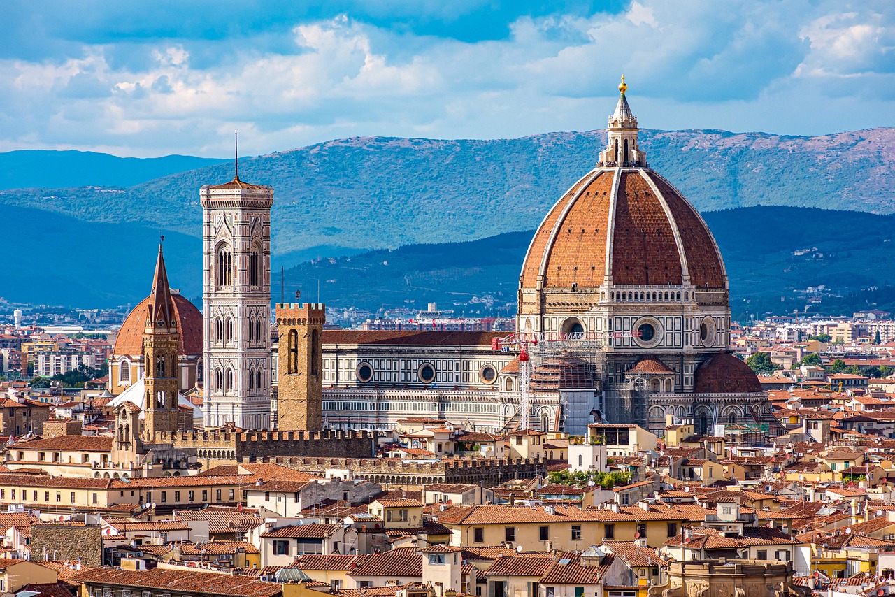 Discover the Beauty of Florence on Your Milan to Amalfi Coast Road Trip