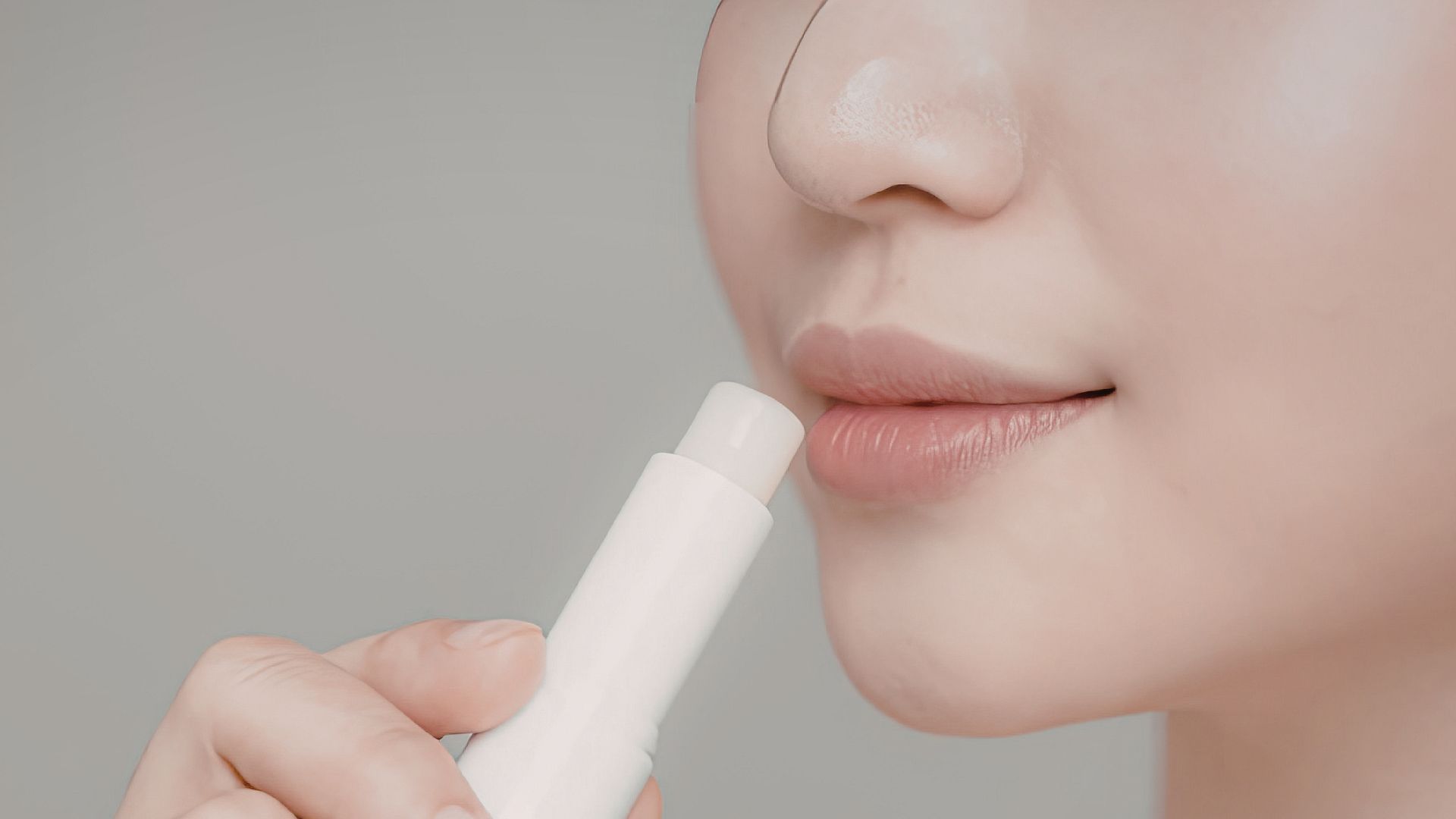 démaquillant visage pour eviter Les gestes qui accélèrent le vieillissement cutané (et comment les éviter)