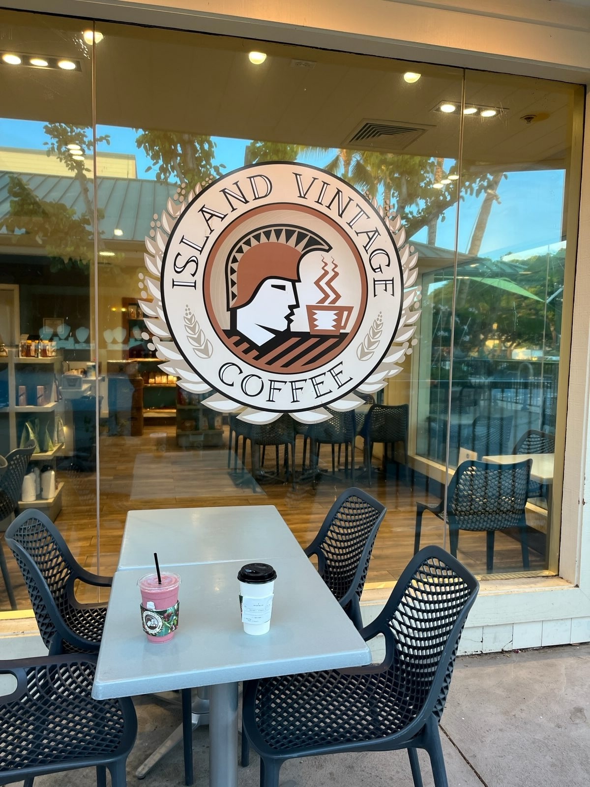 Outdoor Seating at Island Vintage Coffee Waikoloa